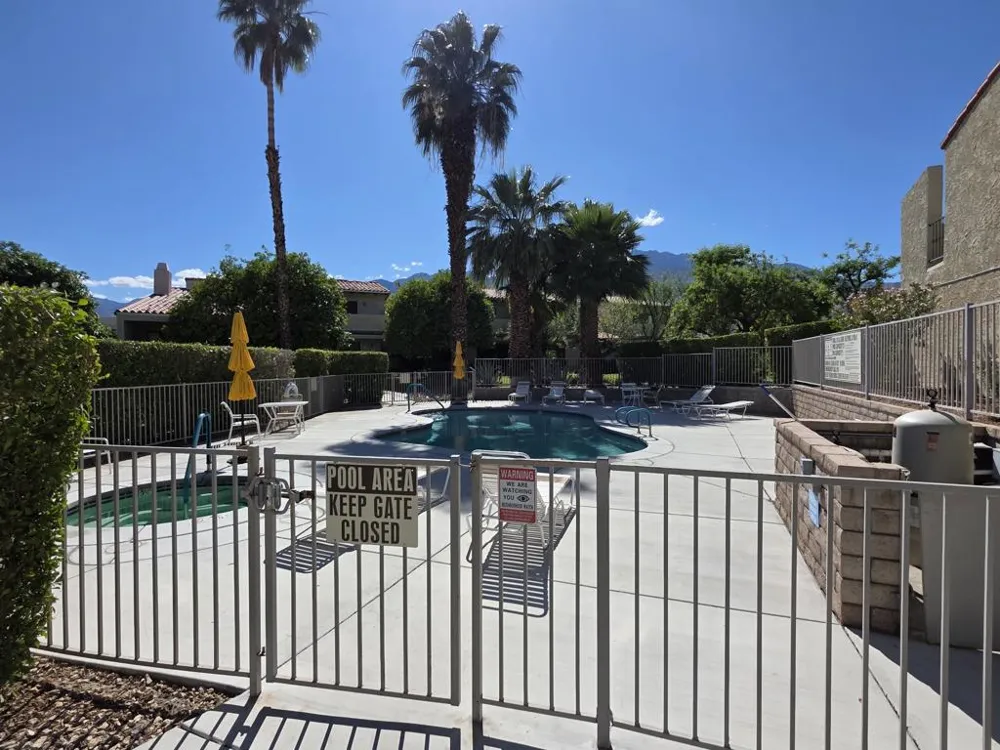 464 E Calle Begonia Palm Springs, CA 92262