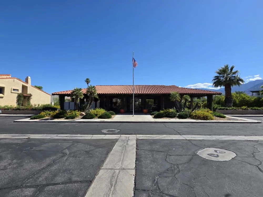 464 E Calle Begonia Palm Springs, CA 92262