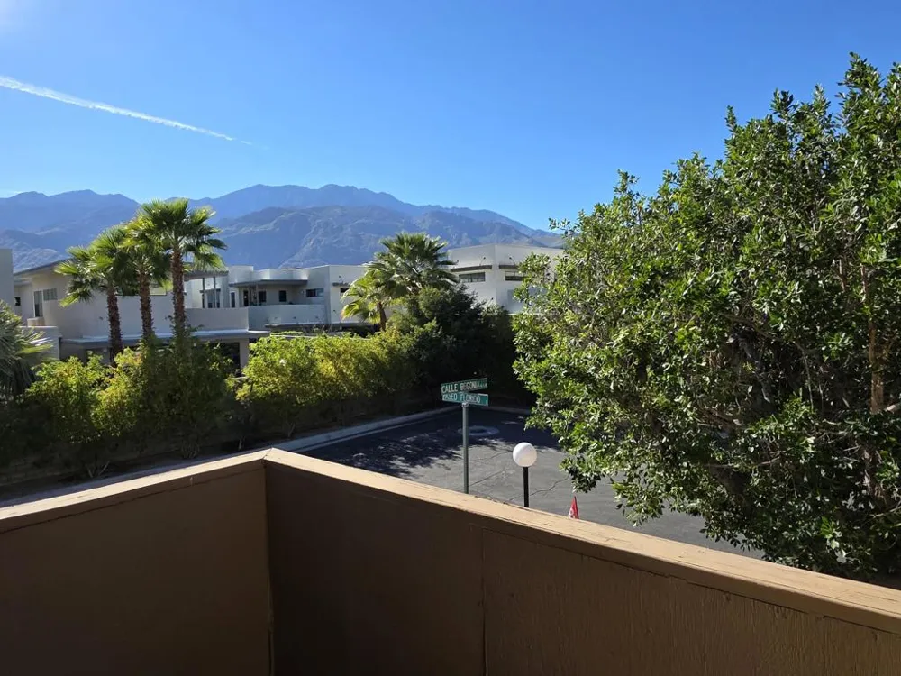 464 E Calle Begonia Palm Springs, CA 92262