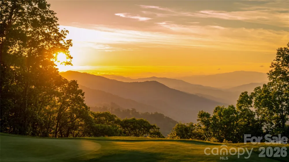 762 Scarlet Oak Road Tuckasegee, NC 28783