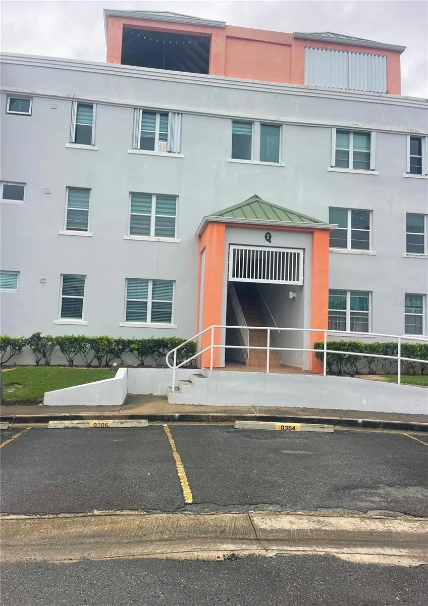 Cond.180 Carretera 194 PR 180- CARR. ESTATAL NO. 194 ESTATES #Q-206 Fajardo, PR 00738