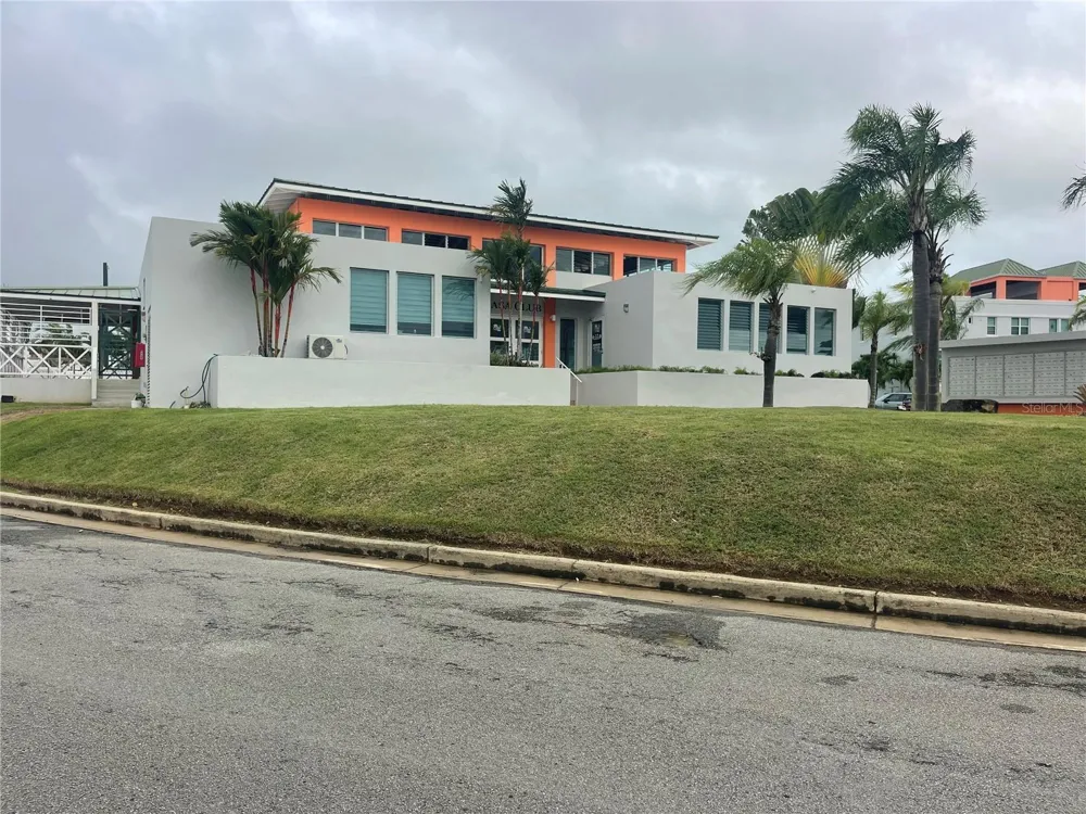 Cond.180 Carretera 194 PR 180- CARR. ESTATAL NO. 194 ESTATES #Q-206 Fajardo, PR 00738