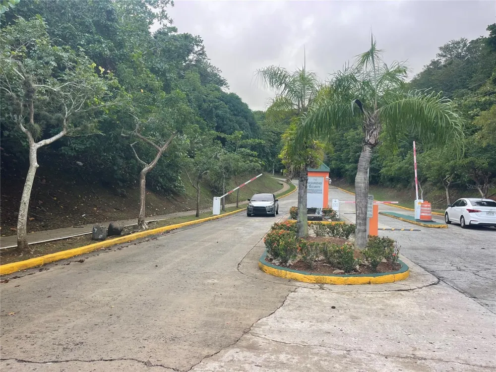 Cond.180 Carretera 194 PR 180- CARR. ESTATAL NO. 194 ESTATES #Q-206 Fajardo, PR 00738