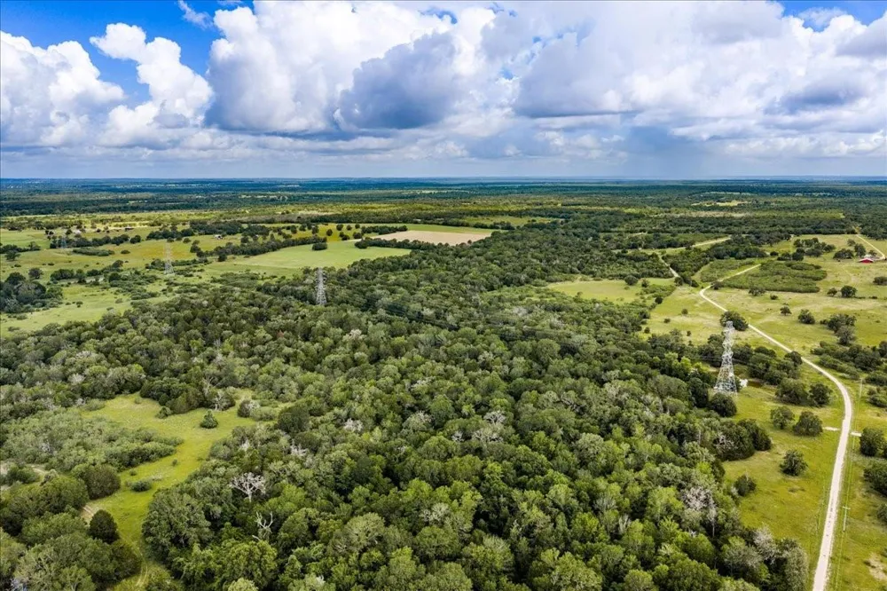 2845 Boehnke Road Muldoon, TX 78949