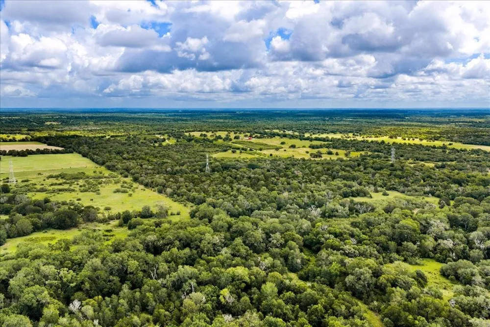 2845 Boehnke Road Muldoon, TX 78949