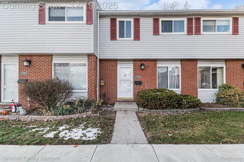 27809 Eastwick Sq. Roseville City, MI 48066