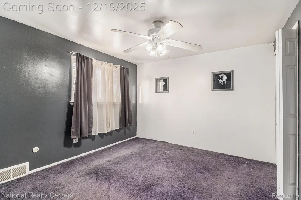27809 Eastwick Sq. Roseville City, MI 48066