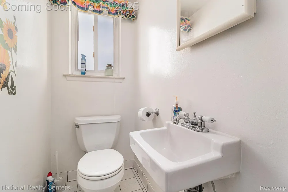27809 Eastwick Sq. Roseville City, MI 48066