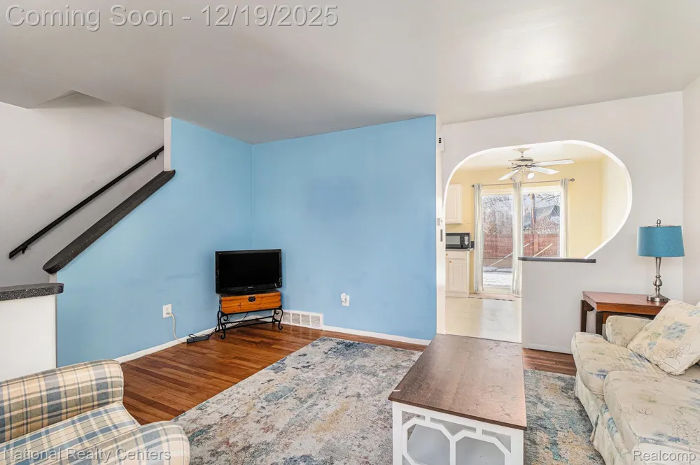 27809 Eastwick Sq. Roseville City, MI 48066