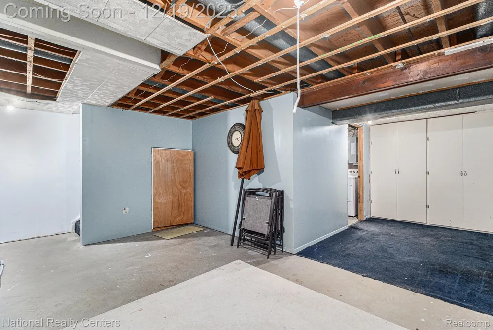 27809 Eastwick Sq. Roseville City, MI 48066