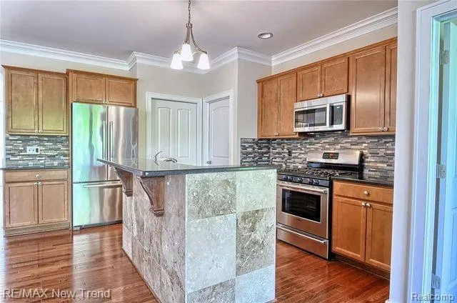 187 Summit View Trail Milford Village, MI 48381