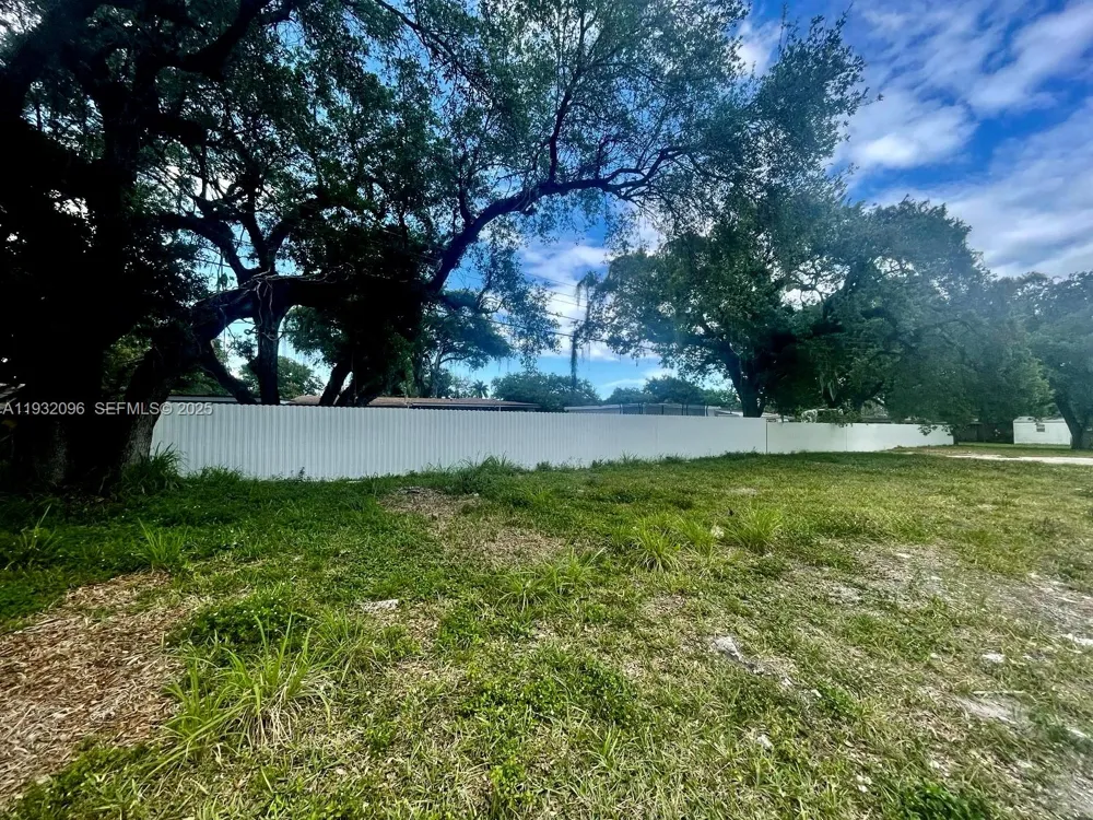 2451 NW 167th St Miami Gardens, FL 33056