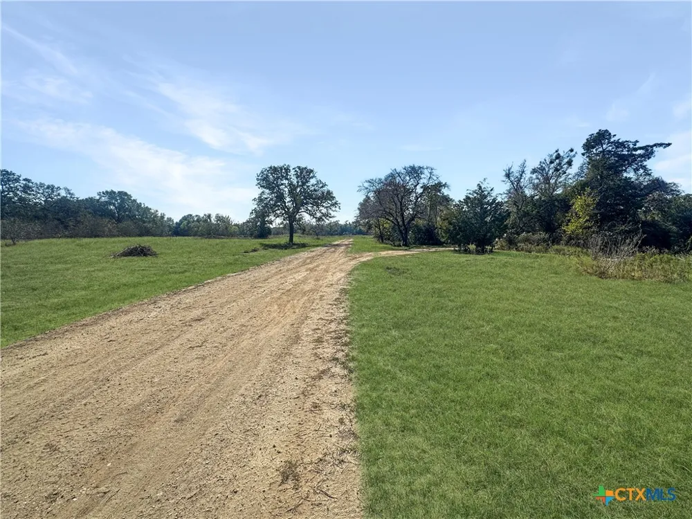 2845 Boehnke Road Flatonia, TX 78949