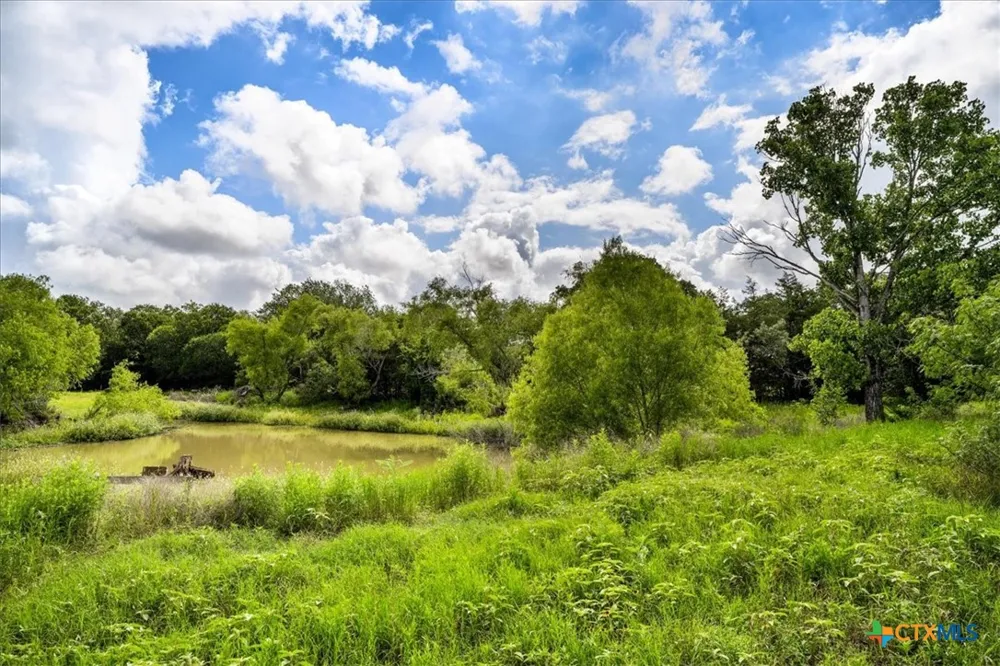 2845 Boehnke Road Flatonia, TX 78949