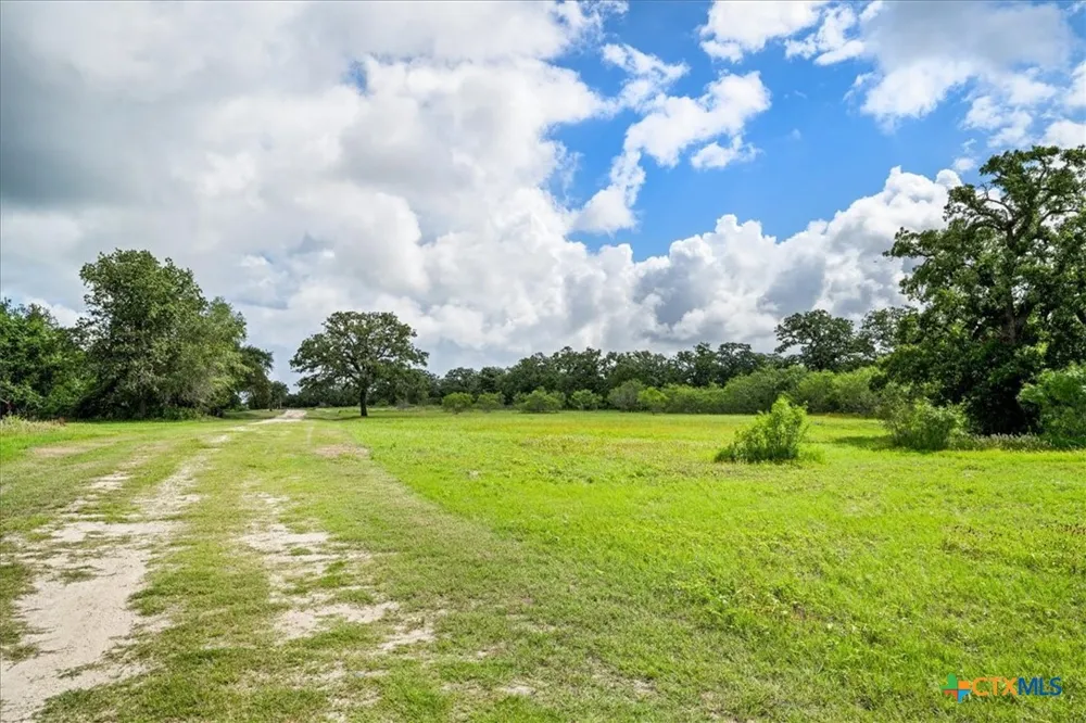 2845 Boehnke Road Flatonia, TX 78949