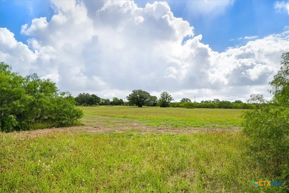 2845 Boehnke Road Flatonia, TX 78949