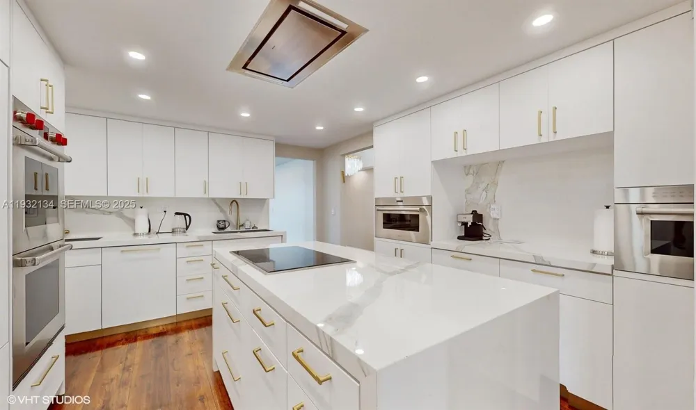 10155 Collins Ave #410 Bal Harbour, FL 33154