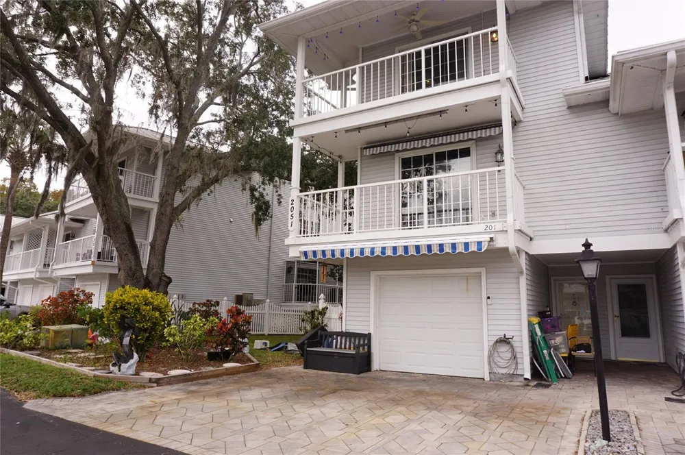 2051 VISTA DEL SOL CIRCLE #201 Lutz, FL 33558