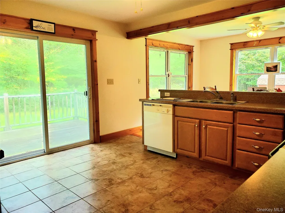 76 Wynkoop Drive Kerhonkson, NY 12446