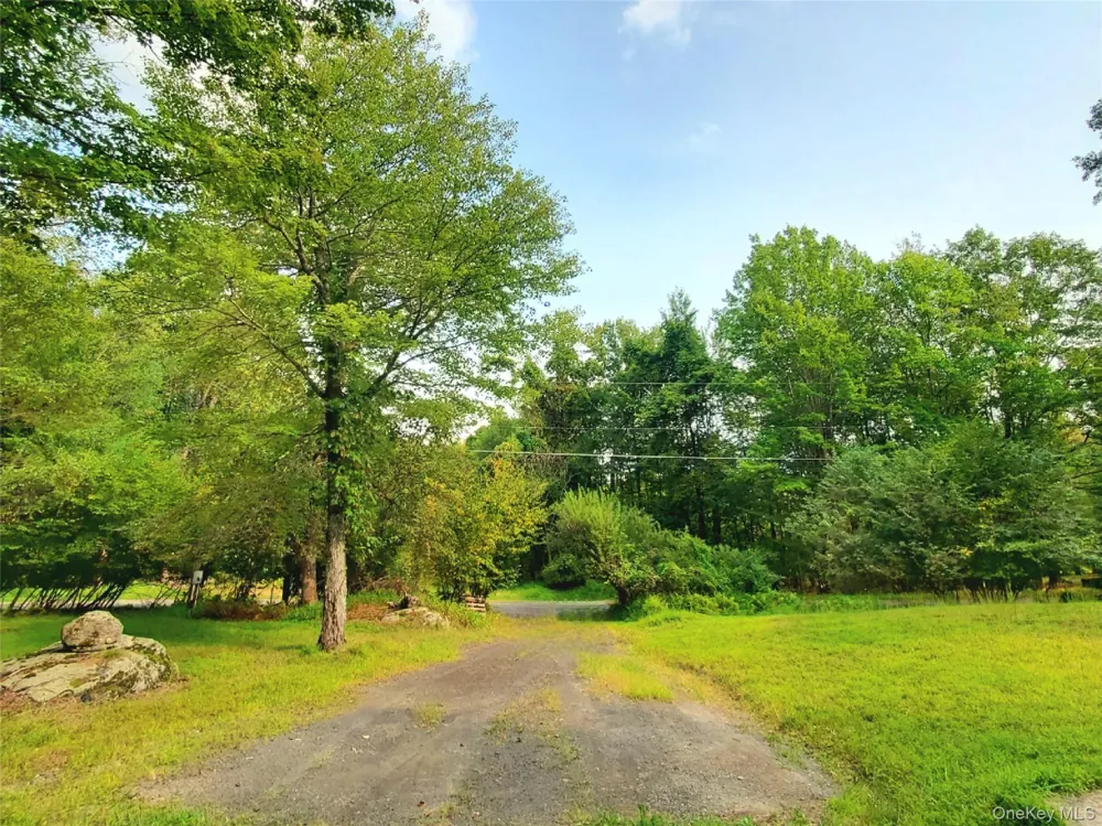 76 Wynkoop Drive Kerhonkson, NY 12446