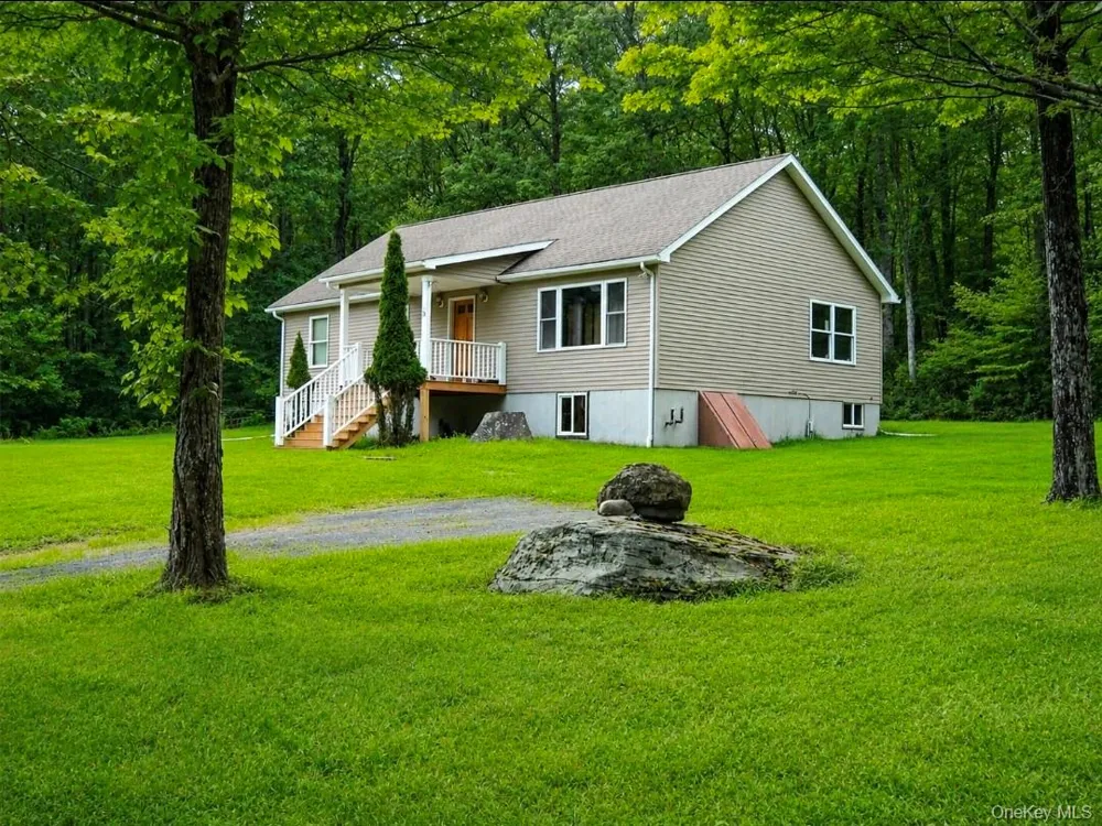 76 Wynkoop Drive Kerhonkson, NY 12446