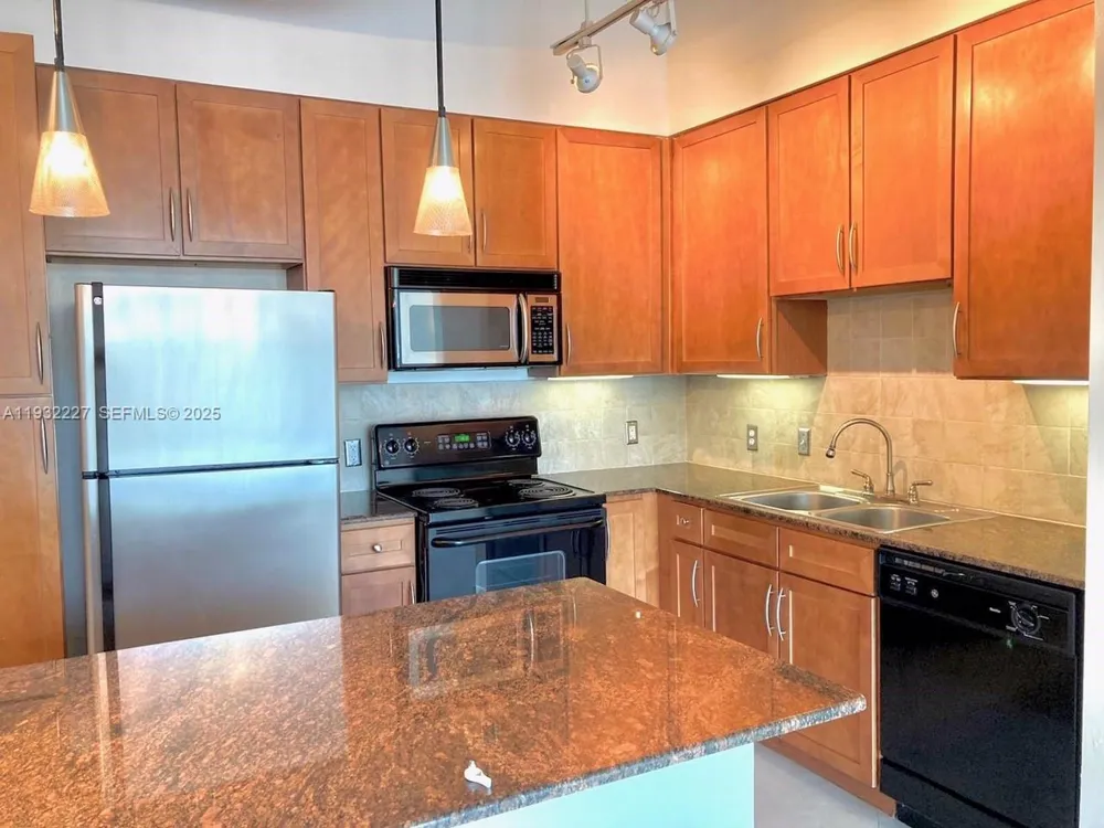 2001 Biscayne Blvd #2608 Miami, FL 33137