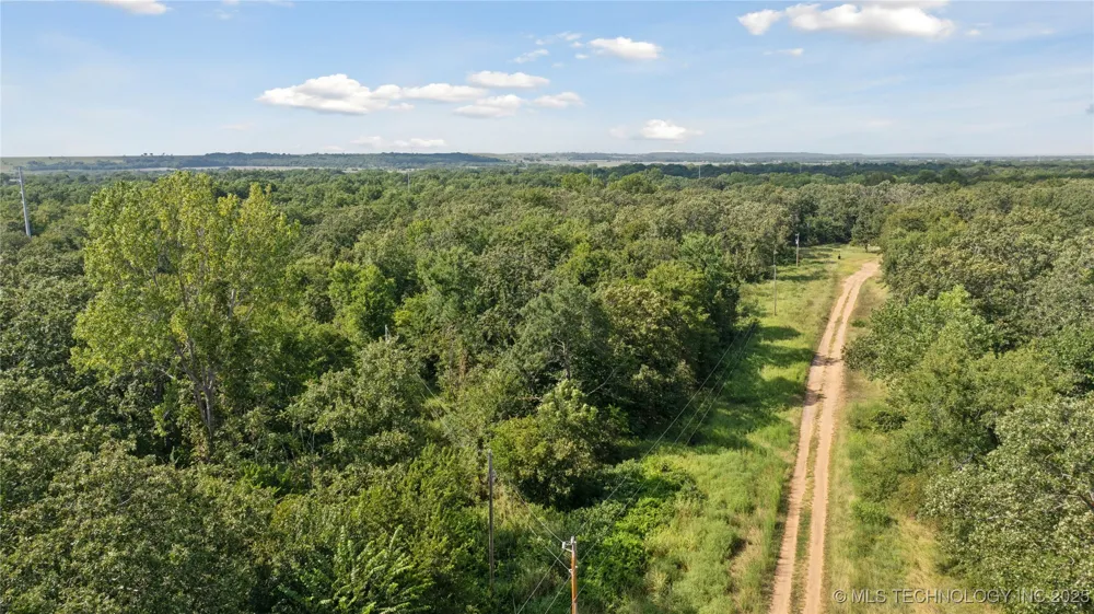 10 Fox Run Run Henryetta, OK 74437