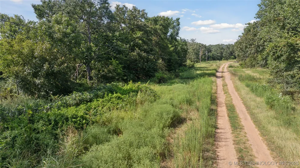 9 Fox Run Run Henryetta, OK 74437