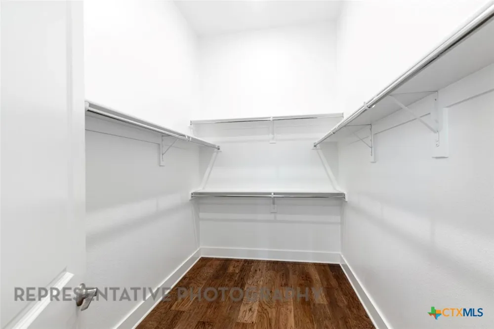 255 White Oak Castroville, TX 78009