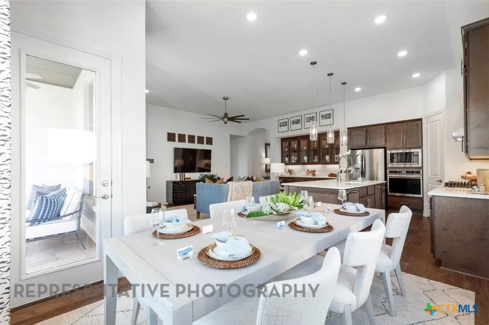 255 White Oak Castroville, TX 78009