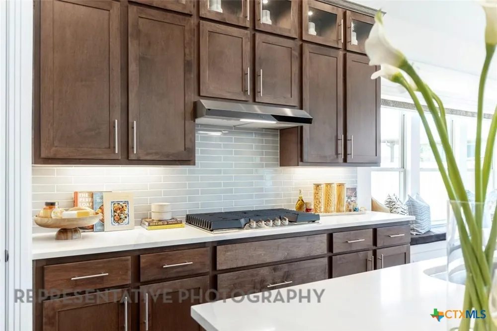 255 White Oak Castroville, TX 78009