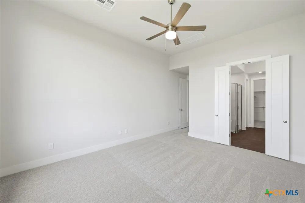 255 White Oak Castroville, TX 78009