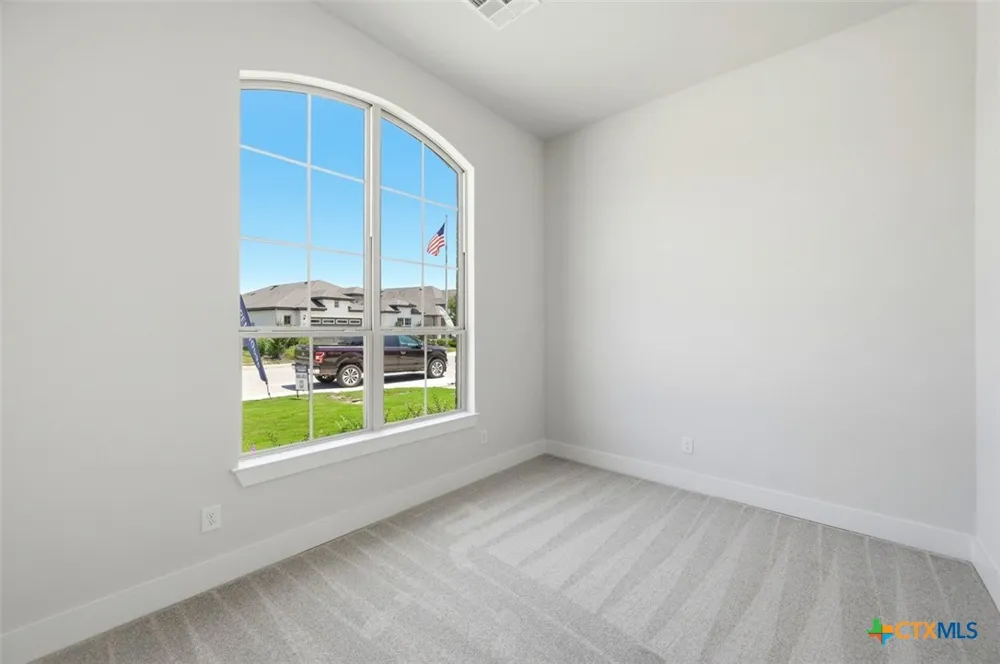 255 White Oak Castroville, TX 78009