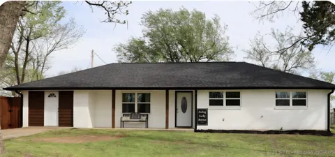 907 S McKinley