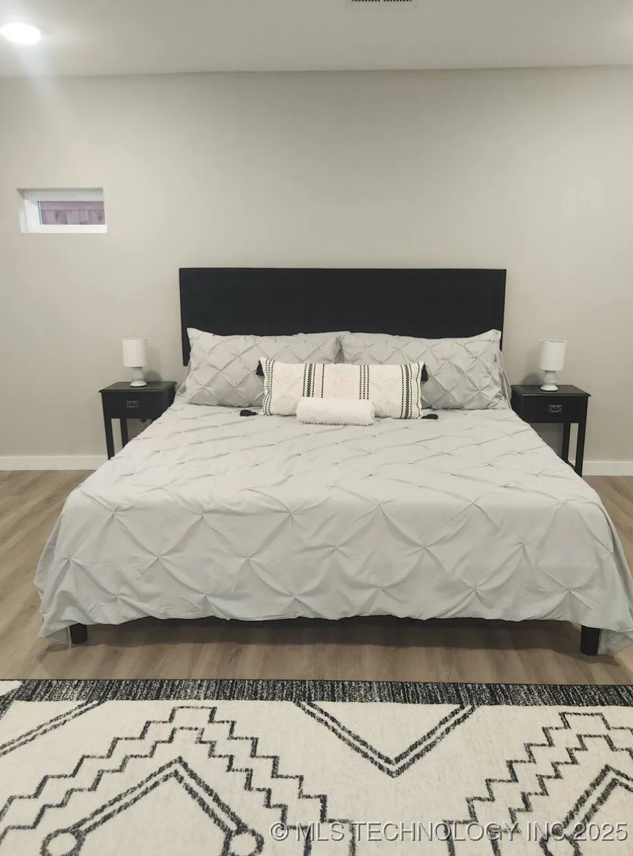907 S McKinley Calera, OK 74730