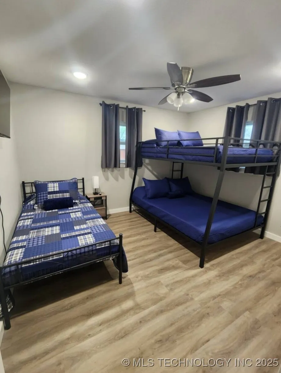 907 S McKinley Calera, OK 74730