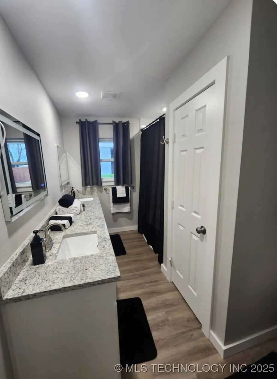 907 S McKinley Calera, OK 74730
