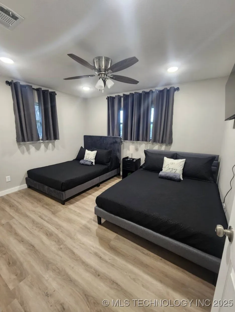 907 S McKinley Calera, OK 74730