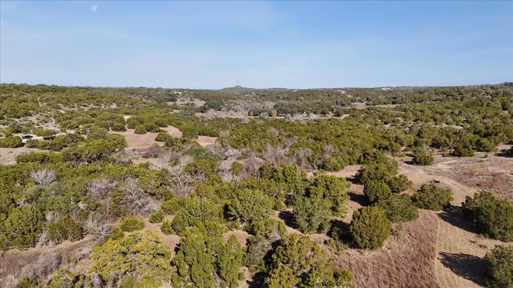445 E Skyline Acres Wimberley, TX 78676