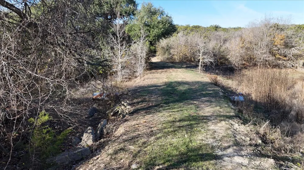 445 E Skyline Acres Wimberley, TX 78676