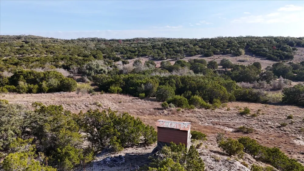 445 E Skyline Acres Wimberley, TX 78676