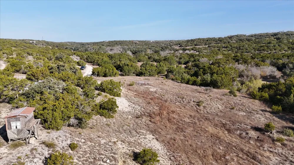 445 E Skyline Acres Wimberley, TX 78676