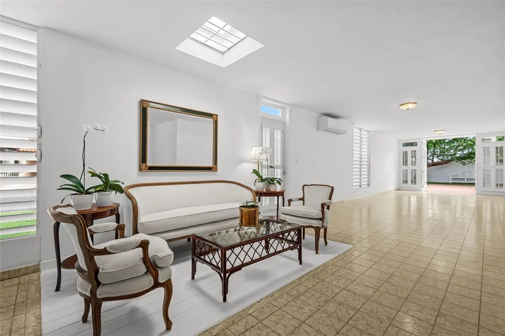 AF7 Villa Franca BARCELONA ST Humacao, PR 00791