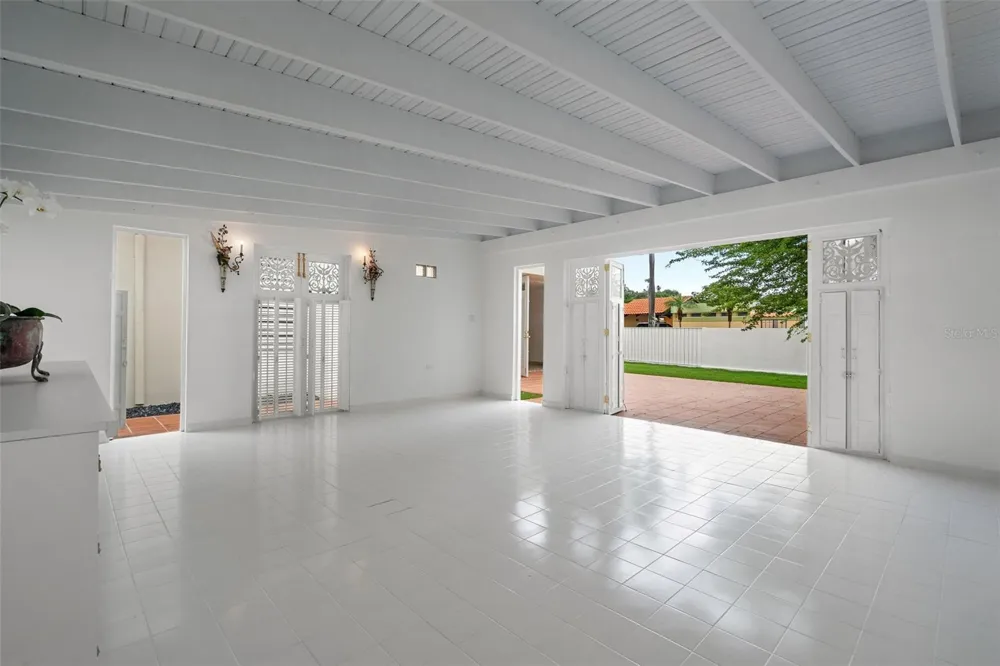 AF7 Villa Franca BARCELONA ST Humacao, PR 00791