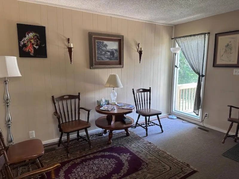 106 S Broadway Street Grove, OK 74344