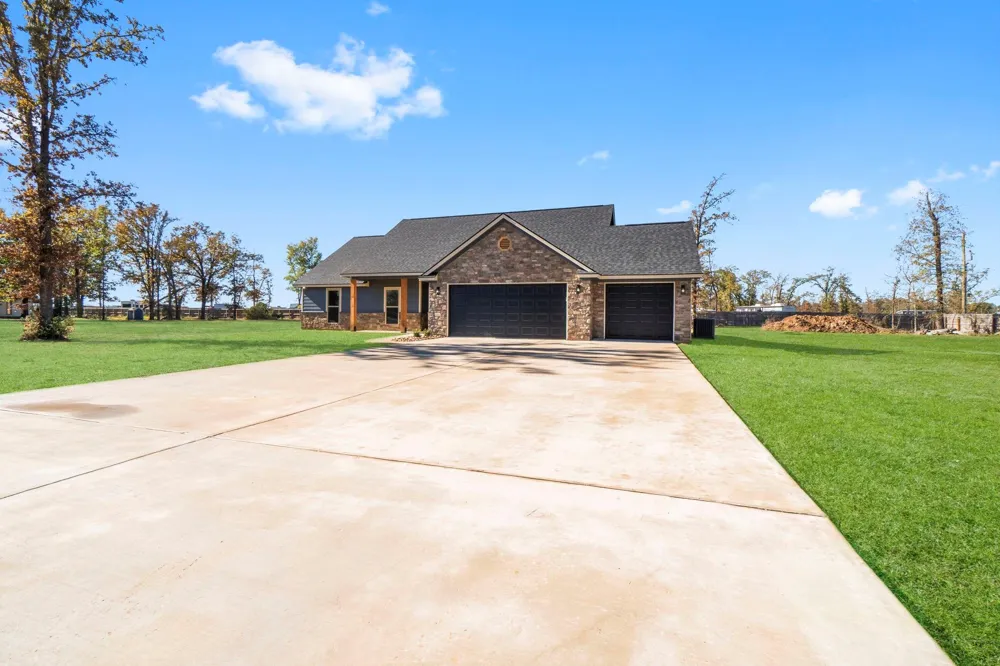 171 Pearl Court Onalaska, TX 77360