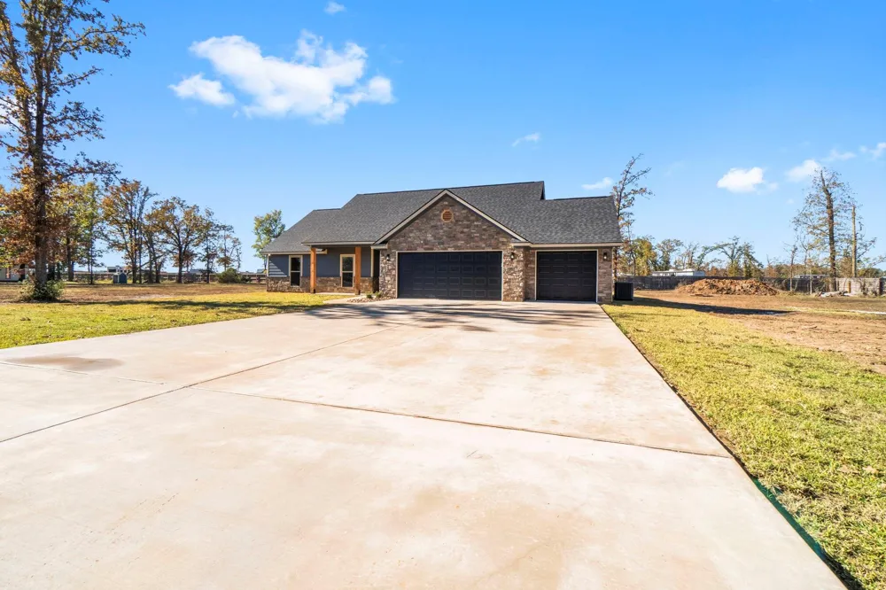 171 Pearl Court Onalaska, TX 77360