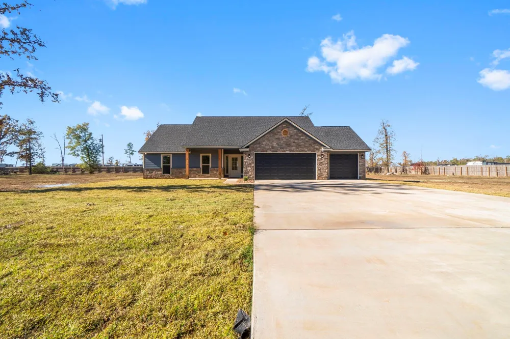 171 Pearl Court Onalaska, TX 77360