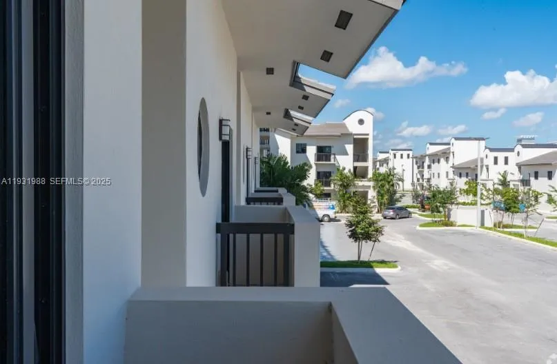 2320 E 4th Ave #102 Hialeah, FL 33013