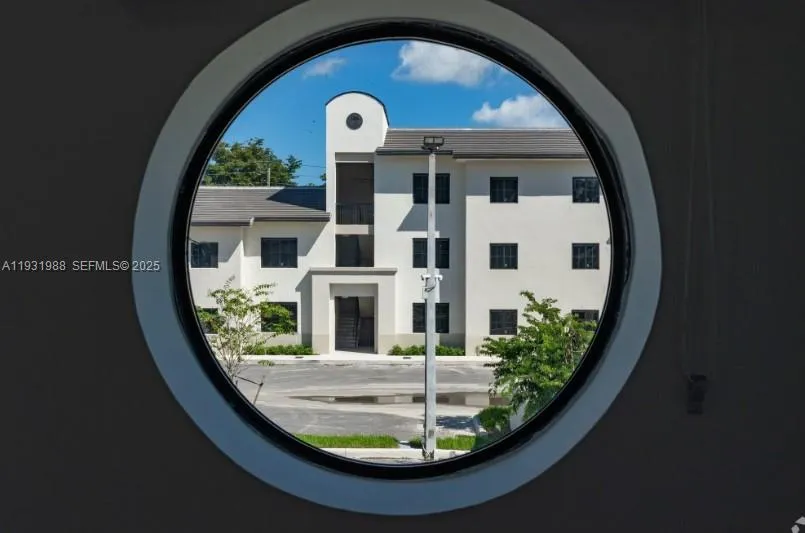 2320 E 4th Ave #102 Hialeah, FL 33013